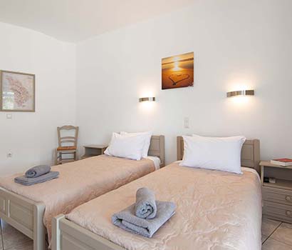 Studio 1 with single beds