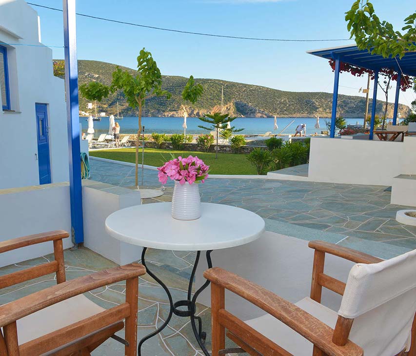 Veranda with sea view at studio 3