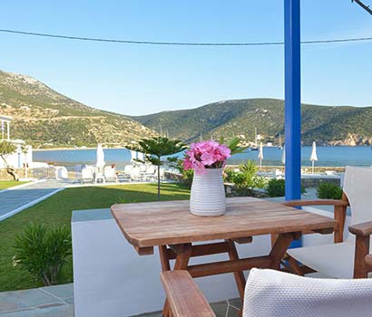Veranda with view at the sea and the garden