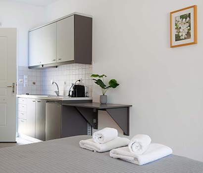 The kitchenette of studio 5
